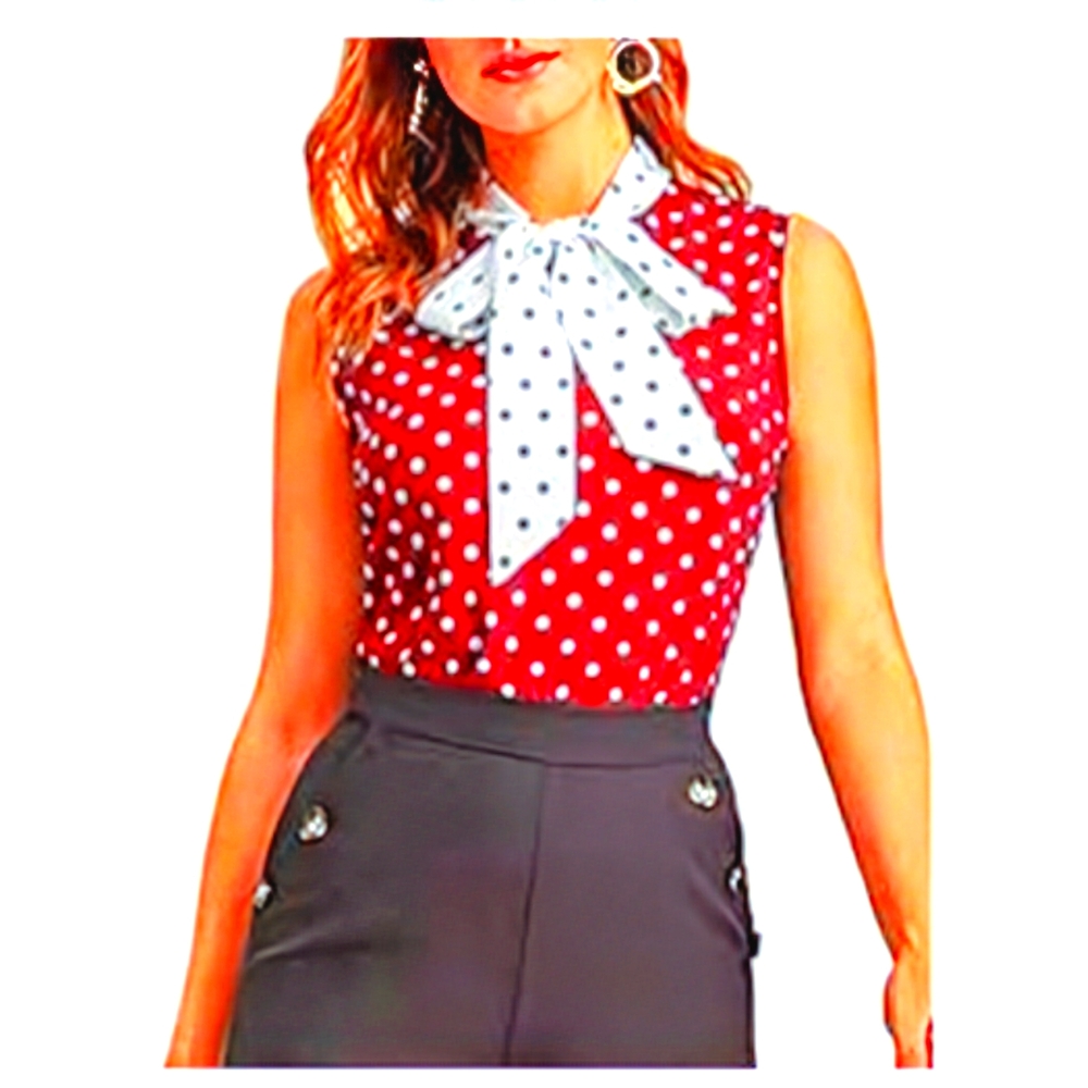 Adorable Polkadot Blouse❤️🤍